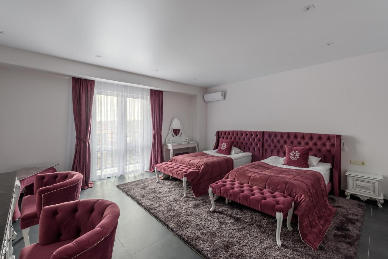 Grand Royal Hotel Chernivtsi Exterior photo